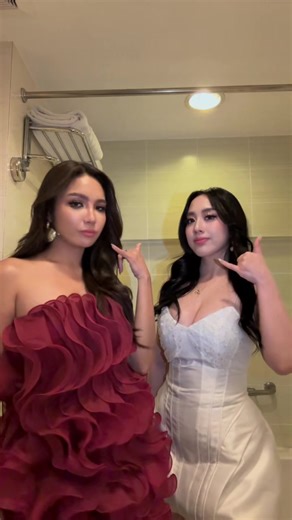 Stylish Dresses for Best Friends' Outfits