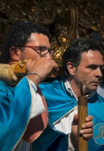 ✨𝗙𝗘𝗦𝗧𝗔 𝗗𝗘𝗟𝗟𝗔 𝗙𝗢𝗡𝗧𝗔𝗡𝗔 𝟮𝟬𝟮𝟲 Un momento speciale prende forma… e tu sei invitato a scoprirlo! 📆Domenica 22 marzo 2026 🕔Ore 17:00 📍Sala Federico II – Palazzo di Città, Torremaggiore Un appuntamento imperdibile per svelare tutte le novità, le emozioni e le tradizioni che renderanno unica la Festa della Fontana 2026. 📖Durante l’incontro sarà presentato il libro “I portatori della Madonna della Fontana tra passato, presente e futuro 2014–2025” 📹Non puoi esserci? Segui tutto in