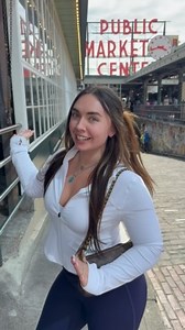 GUYS I CAUGHT THE FISHHH🐟🤌🏼 #seattle #publicmarket #downtownseattle #fun #pikeplacemarket #travel #funny #seattlewaterfront #fish | Abby Berner