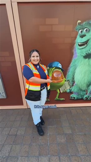 Walt Disney Imagineering & Disney Live Entertainment on Instagram: "🚨 Imagineering internships are now open!! Apply now (link in bio)."