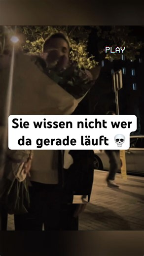 Sie wissen nicht wer im Hintergrund ist 💀 😆 #goals #campnou