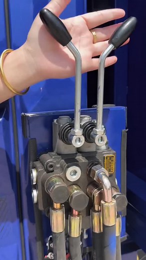 3-ton garbage sanitation truck with lifting ladder and sufficient power and long battery life X #ElectricTricycle #ElectricDumpTricycle | hashir