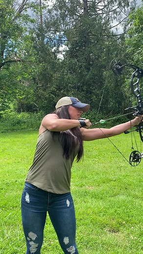 Pulling back 70 pound bow! #archery #archeryhunting #bow #compoundbow #bowandarrow #strong #hunting #hunter #huntress #bowhunting #psearchery #tough