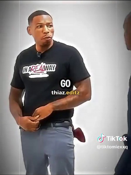 Incredible One-Handed Clapping Pushups Challenge