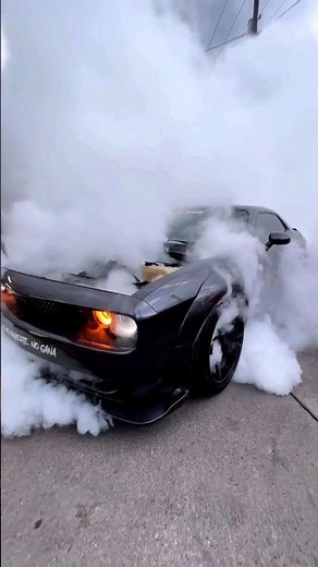 CRAZY BURNOUT FROM DODGE CHALLENGER CHARGER HELLCAT 💨