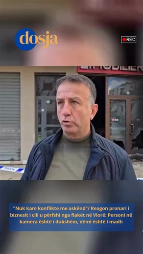 🔻Pronari i biznesit, i cili u përfshi nga flakët në Vlorë ka deklaruar se nuk ka konflikte me asnjë njeri dhe se nuk është një njeri konfliktual. Gjatë një deklarate për mediat, pronari i mobilerisë Edi Aliko u shpreh se personi, i cili ka vendosur zjarrin është i dukshëm në kamerat e sigurisë. #dosjaal #dosja #vlorë #digjetbiznesi #vídeo #zjarrëvënie #eqellimshme #pamjet #ekamerave #virałpost #aktualitet #fyp #pertyshqip #virale