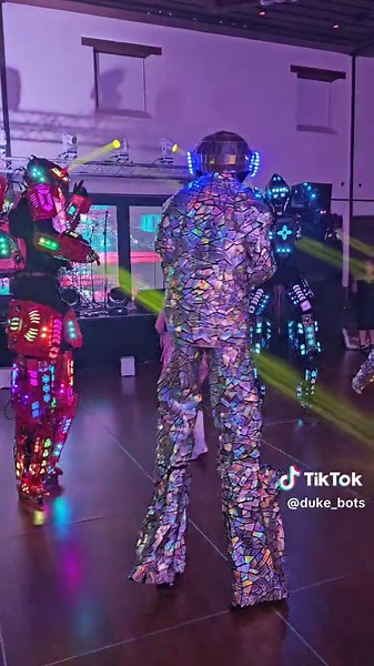 LED Robots Dancing Light Show