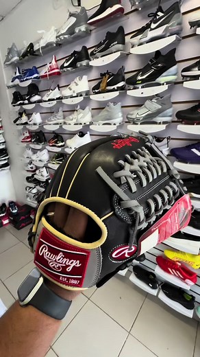 Rawlings Gamer 11.75” Pitcher / Infield Baseball Glove
