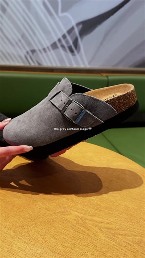 Stylish Grey Platform Clogs for Comfortable Wear