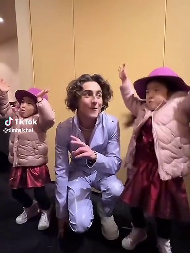 K. (fan account) 💘 (@timhalchal) - Timothee Chalamet Oompa Loompa Dance