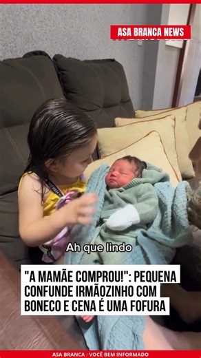 ASA BRANCA FM ©️ VOCÊ BEM INFORMADO on Instagram: "😂🛒👶 Será que aceita devolução ou tem garantia! Segundo essa pequena, a mamãe foi às compras e trouxe o “acessório” mais fofo de todos: um irmãozinho! O momento em que ela olha para o bebê e, com toda a inocência do mundo, afirma que ele foi “comprado” (como se fosse um boneco Reborn) está derretendo o coração de todo mundo. Quem explica para ela que esse presente não veio na caixa e nem teve código de barras? ✨💖 A pureza da infância transfor