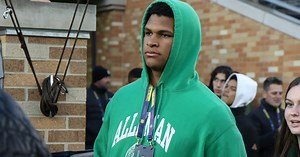 On3 five-star offensive tackle signs with Notre Dame