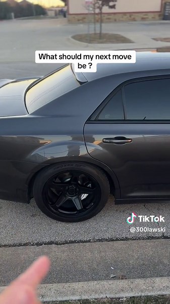 Deciding Between Chrysler 300C and 300S: What's the Best Choice for You?