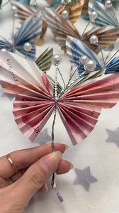 24K views · 392 reactions | how to make a money butterfly曆螺 #moneygift #moneygiftideas #moneybouquet | FloralSupplies.com | Facebook