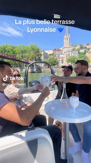 Découvrez les plus beaux spots de Lyon en bateau
