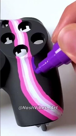 Custom PlayStation Controller using Posca Markers! (#Shorts)