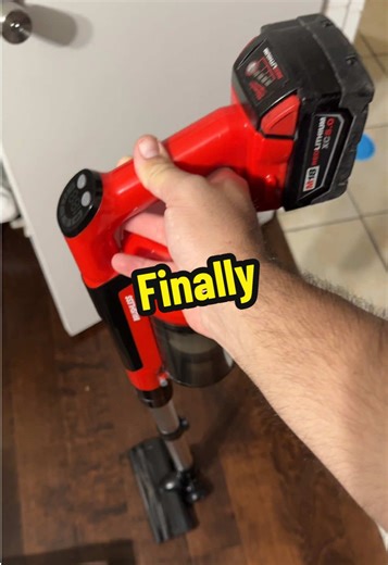 We have voided years and years, possibly decades for somebody to come out with a cordless stick vacuum that takes your drill batteries that you already own so not only you’re gonna get great battery life you’re gonna get a lot of power in. This has a brushless motor. You can pick three different vacuums of Dewalt Milwaukee or Makita great for the job site. Great for blue-collar workers or great for any household even vacuum your car out with it with the car detailing attachment kit