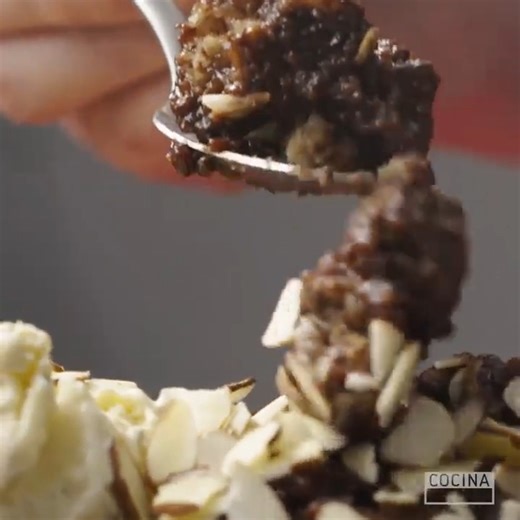 Costa Rican Banana Bread Pudding - How about if we shake things up a little bit? We present to you this recipe that revolutions the classic banana bread completely!  Link in bio for more Latin dessert recipes! #wearecocina #latinfood #dessertideas #bananabread #chocolatepudding #costaricanfood #desserttime #dessertlovers | Cocina | Facebook