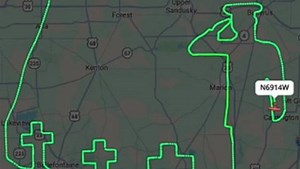 Pilot pays tribute to US troops killed in aircraft crash with flight path artwork