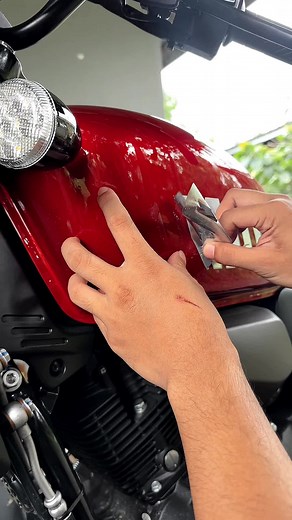 Removing Decals from SRV200 Classic Motorcycle