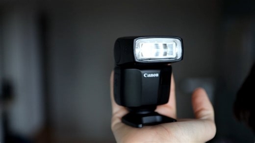 Watch Canon Speedlite EL-100 Review on Amazon Live