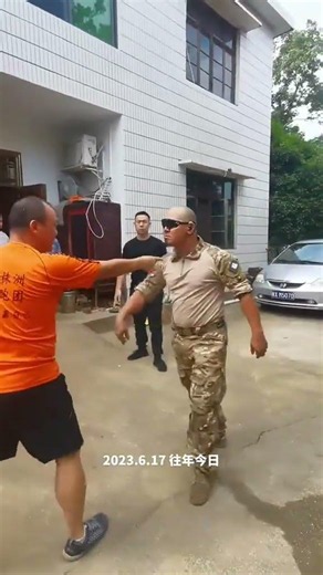 Bare-handed Stick Snatching Showdown: Unleash the Mastery of Traditional Martial Arts