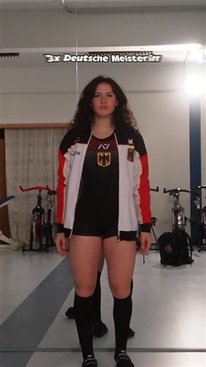 MEDEA KÜBLER • 🇩🇪 IPF POWERLIFTER -69 kg on Instagram: "Coached by @maikpsr • @hfu.spitzensport • @oace_sports Code Twins (*werbung)"