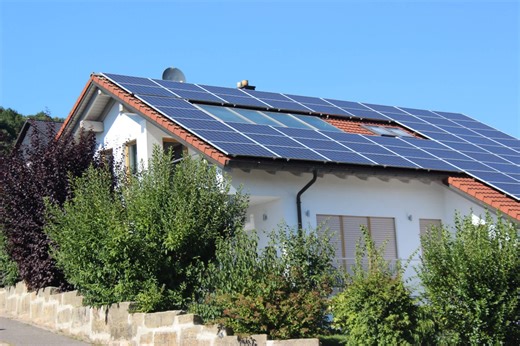 New analysis of Zillow data shows how solar panels impact home values: 'Catch the eye of buyers and ... sell more quickly'