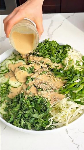 This Green Goddess Salad changed my lunch game 🥗😋 #healthyrecipes #mealprep #foodie