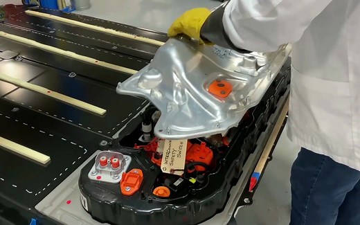 特斯拉Tesla Model Y动力电池包控制器、BMS实战维修—新能源培训