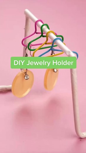 DIY Jewelry Holder: Organize Your Earrings Easily!