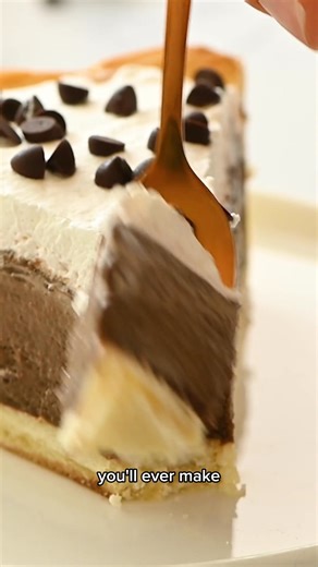 5 INGREDIENT Chocolate Cream Pie 🥧🍫 So simple, so creamy, and so good. No baking required and it disappears every single time! Ingredients ▢ 1 frozen pie crust ▢ 2 cups cold milk whole milk is best ▢ 2 packages 3.4 ounces instant chocolate pudding mix ▢ 1 carton 8 ounces frozen whipped topping, thawed, divided ▢ 1/4 cup mini chocolate chips #ChocolateCreamPie #NoBakeDessert #EasyDesserts #ChocolateLovers #PieTime #DessertGoals #QuickTreats #FamilyFavorites #ChillAndServe #SweetToothSatisfactio