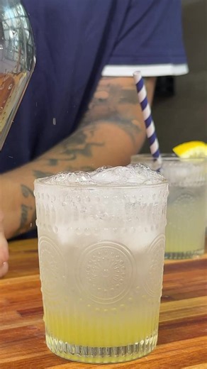 Gaseosa de limón casera: receta de almíbar y mezcla