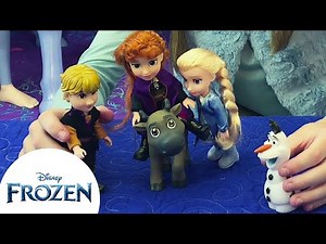 Recreating scenes from Frozen | Frozen Friends Club