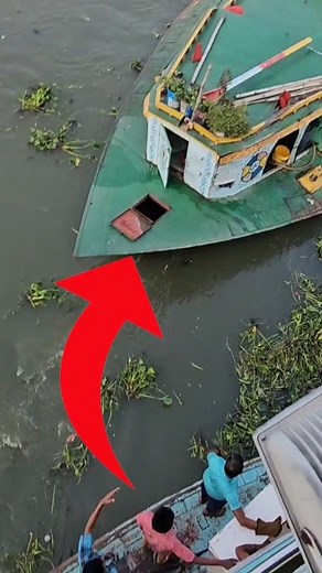 হঠাৎ লঞ্চের সামনে চলে আসলো বাল্কহেড | Extreme Launch Lover