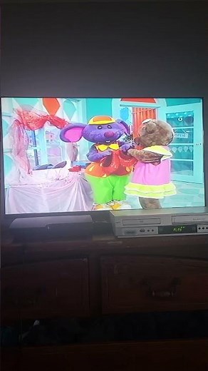 Bananas in Pyjamas Dancing Shoes Lulu Buys Some Special Red Shoes