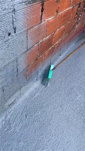 ¿Estás cansado de ver goteras, filtraciones o manchas de humedad cada vez que llueve? La Membrana de Caucho Humedex llegó para cambiar eso y proteger tu techo de verdad, por años. Nuestra fórmula fue desarrollada específicamente para resolver los problemas más comunes y costosos de los techos: 🏠 Filtraciones y goteras Crea una capa continua, elástica e impermeable que sella fisuras y juntas, evitando que el agua vuelva a entrar. ☀️❄️ Cambios de temperatura Acompaña la dilatación y contracción d