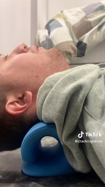 That makes me satisfied 🥵 #neckpain #neckcrack #neckpainrelief #massage #satisfying