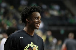 Oregon men’s basketball forward Mookie Cook expects to return from foot injury later this spring