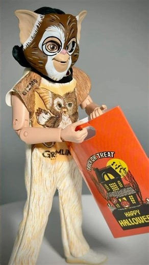 Gizmo’s Ready for Halloween! 🎃 NECA Ben Cooper Gremlins Figure Unboxed!