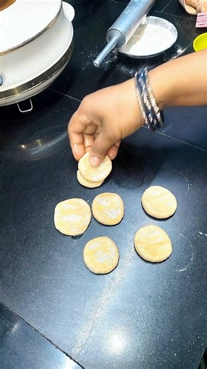 रोटी फूल डिज़ाइन 🌸 #food #ytshorts #secrethacks #recipe #rotisabzi