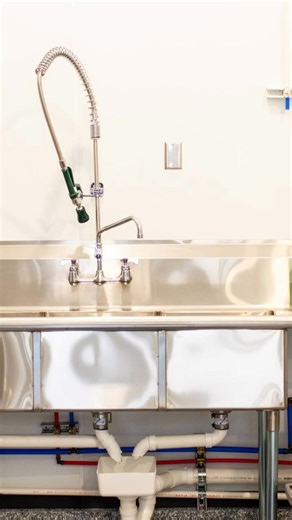 Ever wondered what a fully equipped commercial kitchen looks like? 👀 Take a virtual tour of our amazing kitchen and see where all the magic happens! ✨👩‍🍳 #GhostKitchen #CommercialKitchen #KitchenRental #SharedKitchen #FoodEntrepreneur #FoodBusiness #CulinaryCreators #ChefLife #KitchenByTheHour #MealPrepLife #CateringBusiness #BakersOfInstagram #FoodStartup #LocalFoodBiz #ChubbuckIdaho #PocatelloIdaho #IdahoSmallBusiness #IdahoEats #PortneufValley #PortneufValleyKitchen | Portneuf Valley Comme