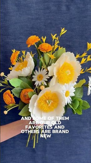 Paper Flower Garden is a step-by-step guide to creating 28 realistic crepe paper flowers! 💐