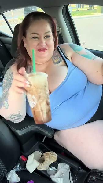 It’s the better choice #bbw #plussize #model #curvygirl #pretty #funny