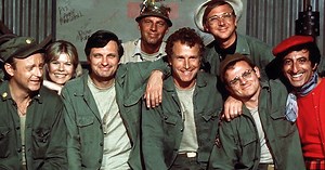 12 Production Goofs in ‘M*A*S*H’ that made the final cut