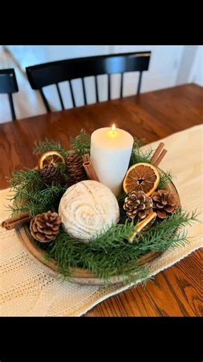 Let’s make a super simple, classic Winter centerpiece! I don’t do a whole lot of holiday decorating at home but I always add seasonal touches. I created this centerpiece last year after drying a fresh batch of oranges. I loved it so much that I put it back together this year. It’ll stay cozy on this cable knit table runner all Winter ❄️ | Kingswood Design