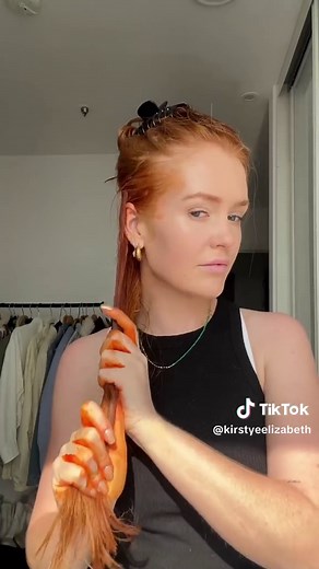 Using Moroccan oil colour depositing mask in Copper 🧡 I find it is a little bright to begin with but I like the orange undertones of this one as opposed to some others I use. And after a wash it’s the perfect shade 👌🏻. This one doesn’t last too long (so it’s ideal if you’re nervous about trying a colour!) Do your roots first as the dryer ends develop quicker. Dont leave it on too long! I do about 4 minutes! #haircolour #redhead