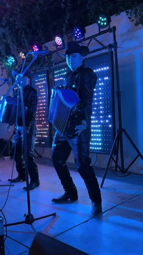 @LosMerosMerosFerOficial #sierreño#regionalmexicano.pa todos los mandiloness👀