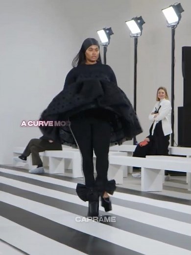 Precious lee "first curved model for paris fashion week" 😱💖