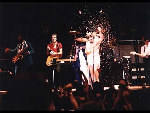 17. Sherry Darling (Bruce Springsteen - Live At The Nassau Coliseum 12-31-1980)